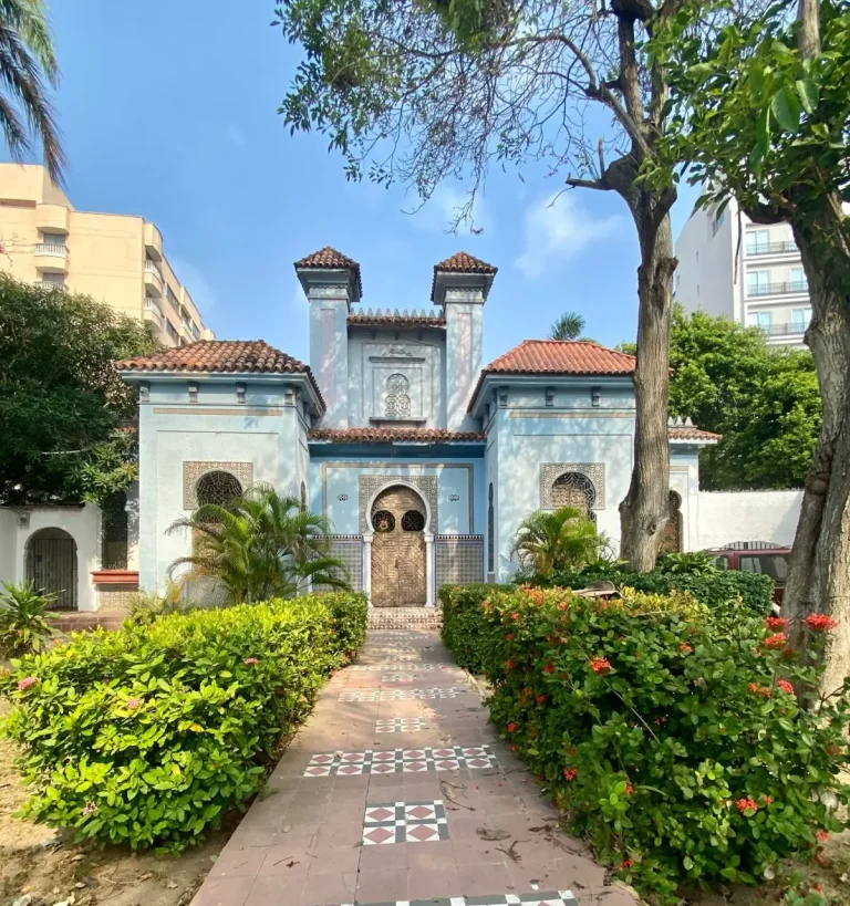 Casa de arquitectura morisca en El Prado, estilo exótico en el emblemático barrio de Barranquilla.