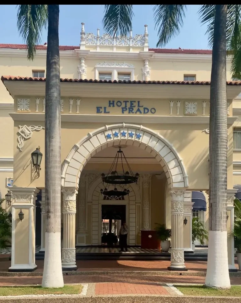 Hotel El Prado, emblema de la elegancia y tradición en Barranquilla.
