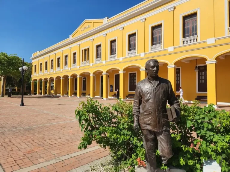 Tour Gabo en Barranquilla Aduana